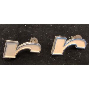 1967–1969 Camaro "R" Fender Emblems – GM 3899876 – Original Pair